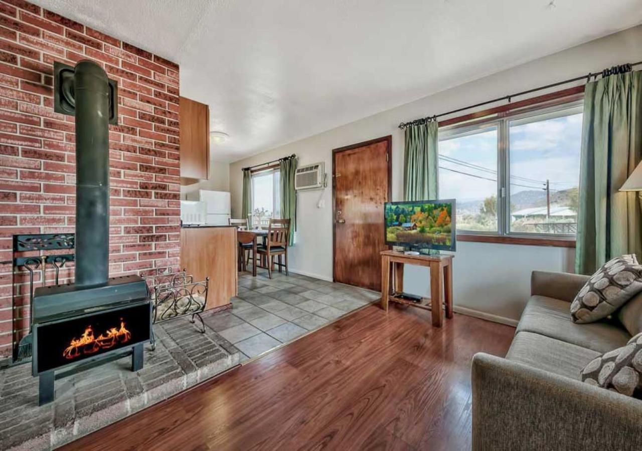 Walker River Lodge ブリッジポート エクステリア 写真